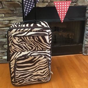Animal print suitcase 19-in.